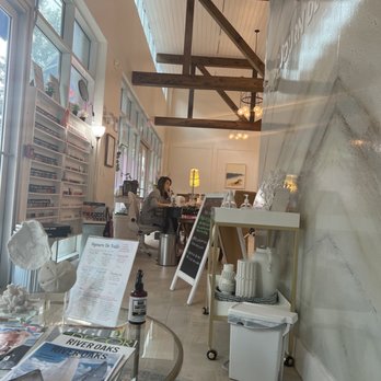 Sojourn De Nails - Nail Salons Near Me - Houston, Texas