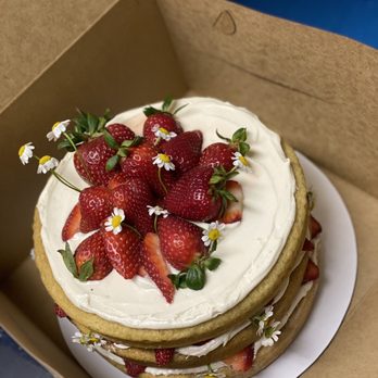 Pasteliux Vegan Bakery - a cake with strawberries on top - Bakeries Near Me - Los Angeles, California Pasteliux Vegan Bakery - a cake with strawberries on top - Bakeries Near Me - Los Angeles, California