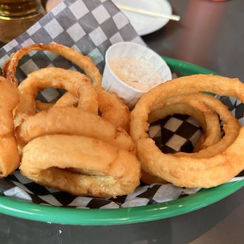 Eddie Burger + Bar - Onion rings - Burgers Near Me - Banff, Alberta