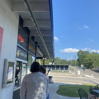 Tabla Rasa Cafe - Outside ordering area. - Ice Cream & Frozen Yogurt Near Me - East Nashville, Tennessee Tabla Rasa Cafe - Outside ordering area. - Ice Cream & Frozen Yogurt Near Me - East Nashville, Tennessee