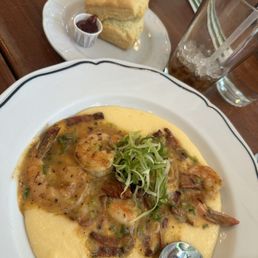 Lowcountry Shrimp & Grits