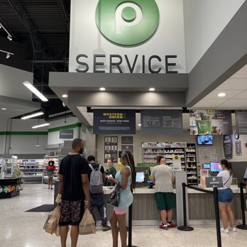 Publix - customers at a service counter - Bakeries Near Me - Cutler Bay, Florida Publix - customers at a service counter - Bakeries Near Me - Cutler Bay, Florida