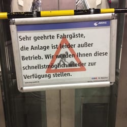 U-Bahnhof Messestadt Ost - Aufzug mal wieder .. Außer Betrieb.