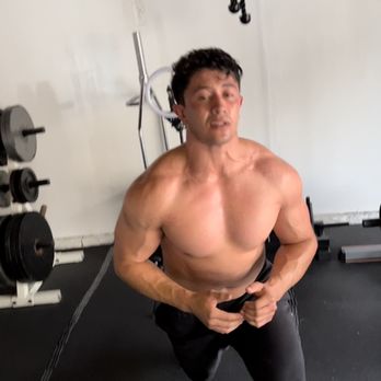Tommy's Gym - Myself training - Gyms Near Me Tommy's Gym - Myself training - Gyms Near Me