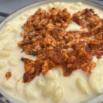 Off The Rails - Mac & cheese with buffalo chicken - American Near Me - Laconia, New Hampshire Off The Rails - Mac & cheese with buffalo chicken - American Near Me - Laconia, New Hampshire