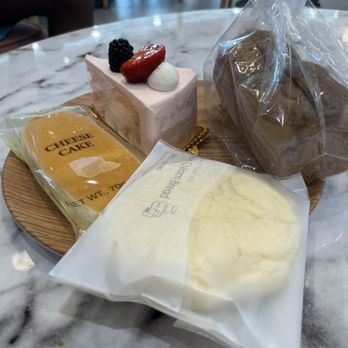 Tous Les Jours - Strawberry cake, cheese cake, milk cream bread, and taro bread. - Bakeries Near Me - Minneapolis, Minnesota Tous Les Jours - Strawberry cake, cheese cake, milk cream bread, and taro bread. - Bakeries Near Me - Minneapolis, Minnesota