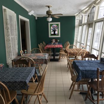 Brook Road Inn - Share space and conversation with other interesting guests in the dining area. - Guest Houses Near Me - Goshen, New Hampshire Brook Road Inn - Share space and conversation with other interesting guests in the dining area. - Guest Houses Near Me - Goshen, New Hampshire