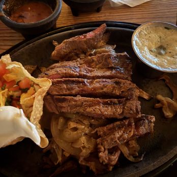 El Tiempo Cantina - Lunch fajitas - Mexican Near Me - Houston, Texas
