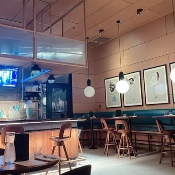 Earls Kitchen + Bar - New American Near Me - Orlando, Florida