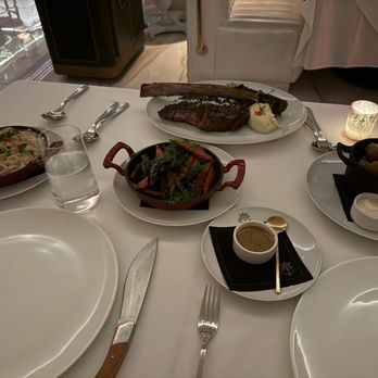 Turner's Cut - Lobster mac & cheese carrots $290 steak, potato gnocchi balls - Cocktail Bars Near Me - Houston, Texas Turner's Cut - Lobster mac & cheese carrots $290 steak, potato gnocchi balls - Cocktail Bars Near Me - Houston, Texas