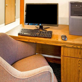 Super 8 - Business Center - Hotels Near Me - Hartford, Wisconsin