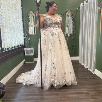 Lorien Bridal Boutique - Bridal Near Me - Glendale, California