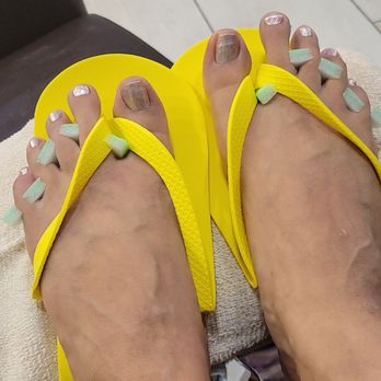 Levue Nails & Spa - Nail Salons Near Me - Redmond, Washington