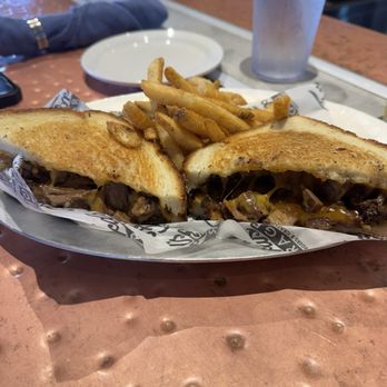 Ford's Garage Orlando International Outlets - Smoked Brisket Burnt Ends Melt - Burgers Near Me - Orlando, Florida