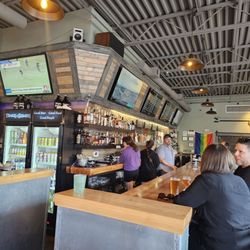 Howlers & Growlers - Front bar
