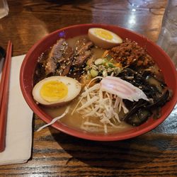 Nom Nom Ramen - Aka nom nom ramen