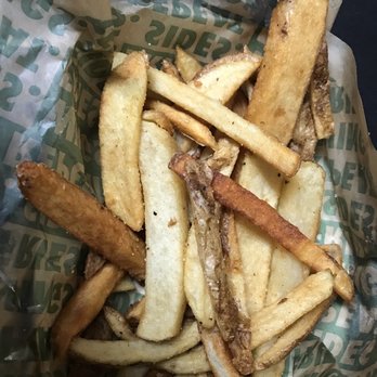 Wingstop - Terrible fry basket! Did you run out of one size? DON'T improvise!!! Wtf :( - Chicken Wings Near Me - Riverdale, Utah