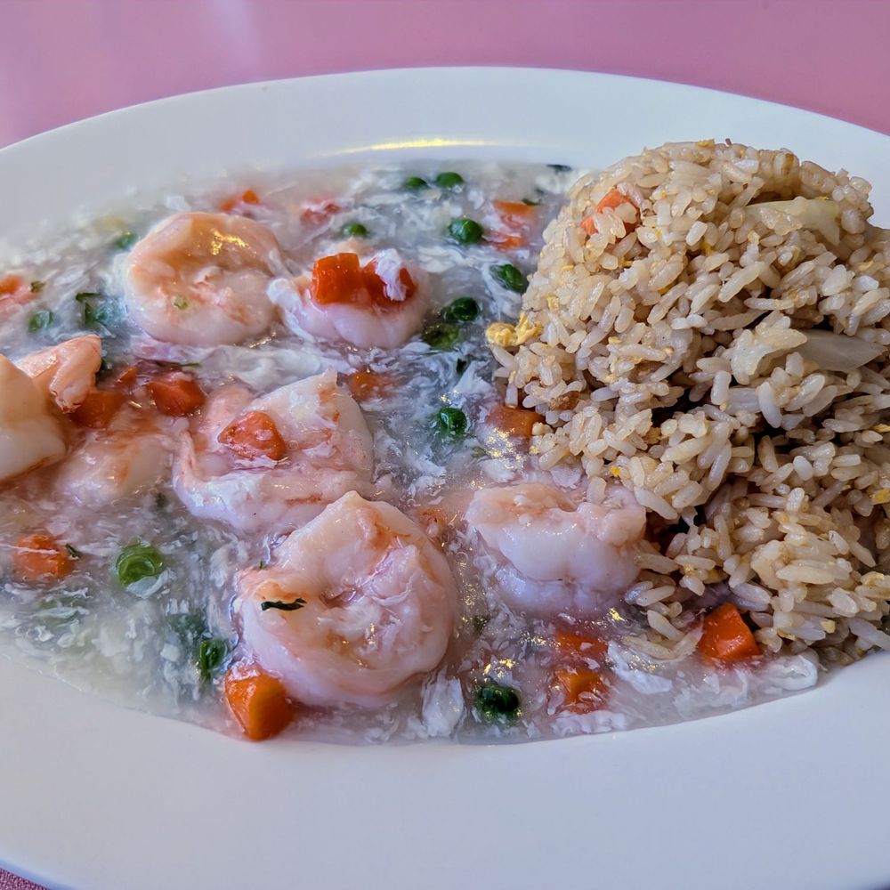 Shangri-La - Shrimp with Lobster Sauce: Sauteed shrimp in a creamy egg white sauce with English peas and carrots. - Chinese Near Me - Irondale, Alabama Shangri-La - Shrimp with Lobster Sauce: Sauteed shrimp in a creamy egg white sauce with English peas and carrots. - Chinese Near Me - Irondale, Alabama