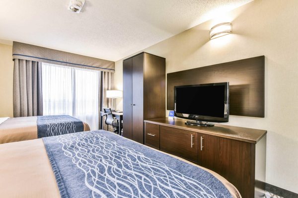 Comfort Inn Montreal Aeroport 31 Photos Hotels 700 Boulevard