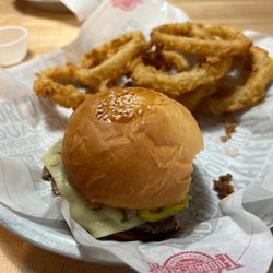 Fuddruckers