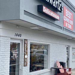Schwartz's Deli - Exterior