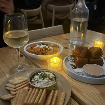 Jilli - tuna dip, shrimp toast, kimchi rigatoni - Korean Near Me - Los Angeles, California