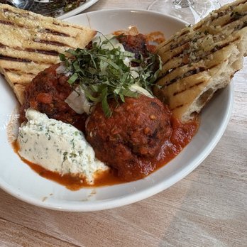 Social Kitchen & Bar - New American Near Me - Birmingham, Michigan Social Kitchen & Bar - New American Near Me - Birmingham, Michigan