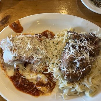 Johnny Carinos - Italian Near Me - Yukon, Oklahoma