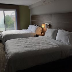 Holiday Inn Express & Suites Dickson