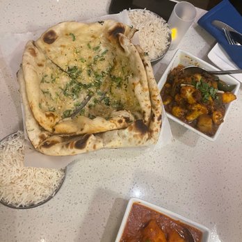 Tabla - Winter Park - Garlic Naan, Chicken Vindaloo & Aloo Gobi - Chinese Near Me - Winter Park, Florida Tabla - Winter Park - Garlic Naan, Chicken Vindaloo & Aloo Gobi - Chinese Near Me - Winter Park, Florida