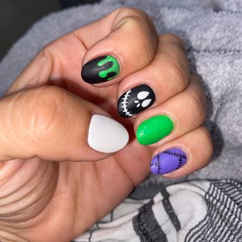 Butterfly Nails and Spa - Partial beetle juice/Jack Skellington - Nail Salons Near Me - Riverside, California