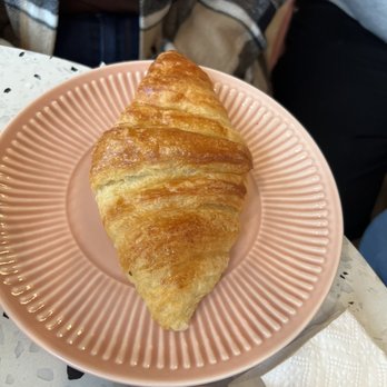 Rania's Cakes - a croissant on a pink plate - Custom Cakes Near Me - Mississauga, Ontario Rania's Cakes - a croissant on a pink plate - Custom Cakes Near Me - Mississauga, Ontario