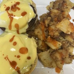 Brianna’s Cafe - Eggs Benedict with sausage and house potatoes