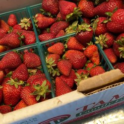 Tamai Family Farms - I moved the large one on the right see how small the bottom ones are?? Ripe off.