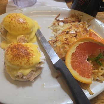Old Monterey Cafe - Crab Eggs benedict - Breakfast & Brunch Near Me - Monterey, California Old Monterey Cafe - Crab Eggs benedict - Breakfast & Brunch Near Me - Monterey, California