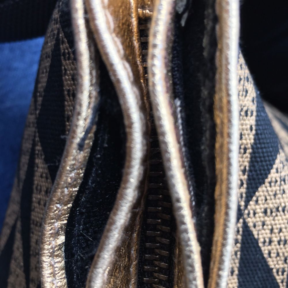 Manaola - The GLUE holding the bag together coming apart - Women's Clothing Near Me - Honolulu, Hawaii