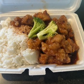 Wok Express - General Tso's Chicken (Spicy) - LUNCH - Chinese Near Me - Manchester, Missouri