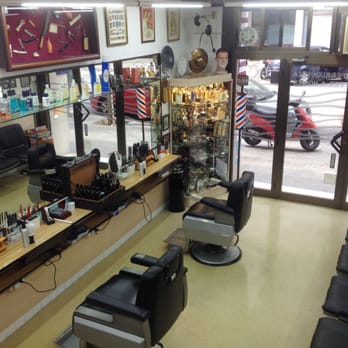 La Barbería - Barbers Near Me - Barcelona, B