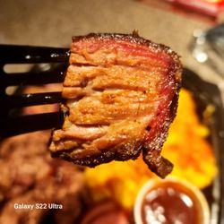 Jake & Jills BBQ - Burnt end, good smoke ring, tender and delicious