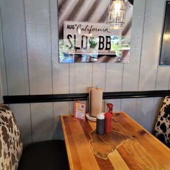 Slow Hand BBQ - Interior - Barbeque Near Me - Pleasant Hill, California