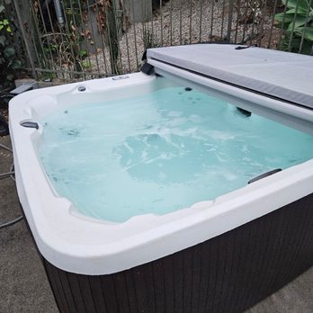Crescenta Valley Pools - We have great prices on hot tub service!!! - Pool Cleaners Near Me - La Crescenta, California