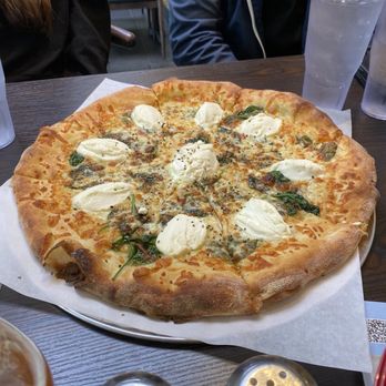 Drunken Elephant Pizza & Brews - Garlic Ricotta White Pizza - Pizza Near Me - Temecula, California Drunken Elephant Pizza & Brews - Garlic Ricotta White Pizza - Pizza Near Me - Temecula, California