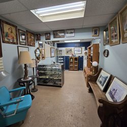 Barrie Antiques Centre