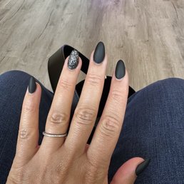 Gel x manicure in matte black
