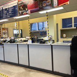 US Post Office - Every Windows closed at 9:45 in this USPS office