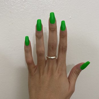 Chic Nails & Lashes - 3 weeks later and this is still perfection! - Nail Salons Near Me - Los Angeles, California