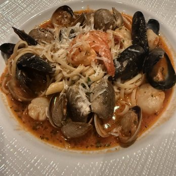La Famiglia - Linguine Mare. THE BEST. - Italian Near Me - Reno, Nevada