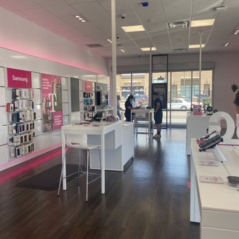 T-Mobile - Mobile Phones Near Me - Detroit, Michigan T-Mobile - Mobile Phones Near Me - Detroit, Michigan