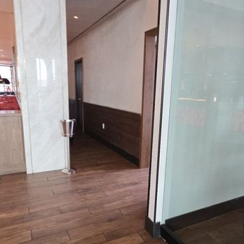 Gordon Ramsay Hell's Kitchen - Hallway to restrooms - Desserts Near Me - Washington, DC, District of Columbia