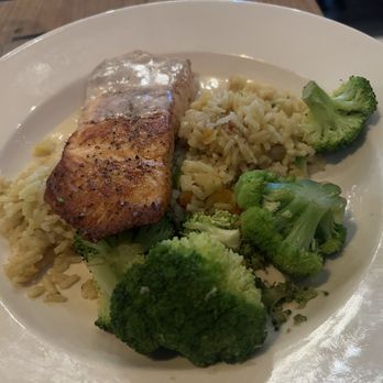 BJ's Restaurant & Brewhouse - Atlantic Salmon* - American Near Me - Tracy, California